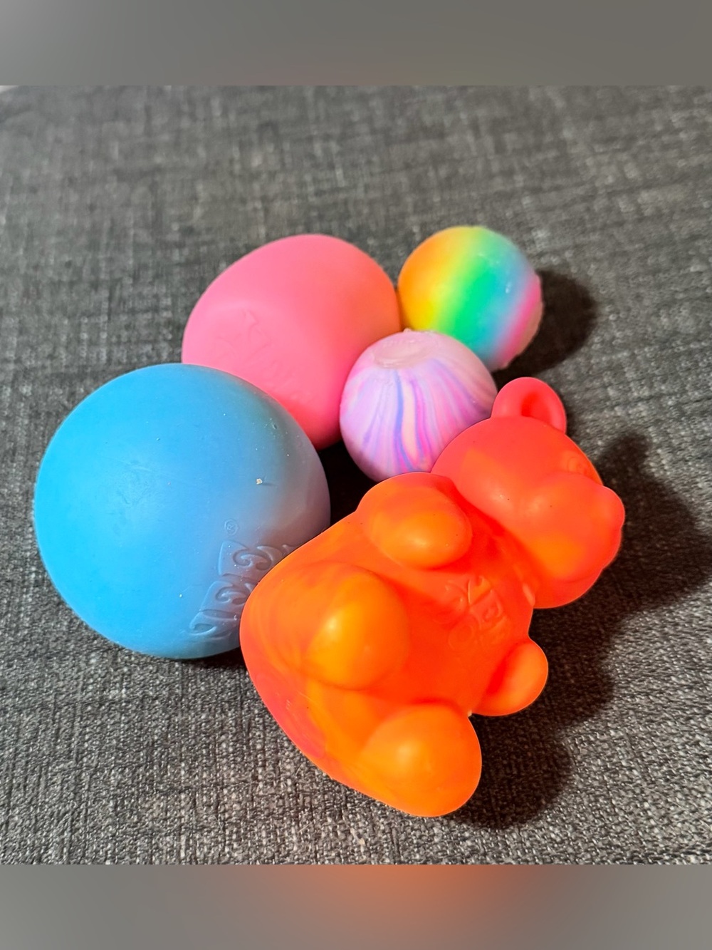Needoh squishies Bear & Bouncy Ball Set - Pink, Blue, Orange, Rainbow